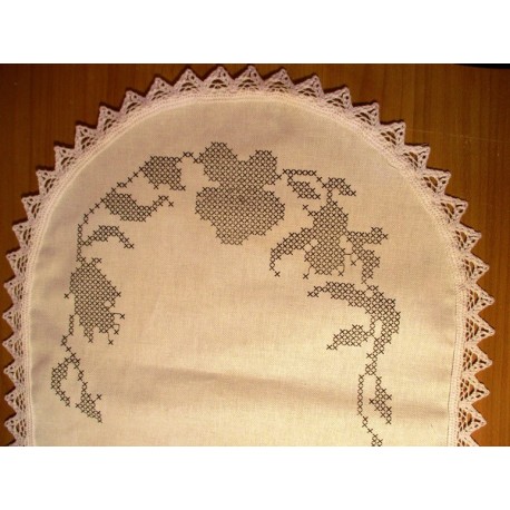 Hímezhető előfestett terítő csipkével 70x30 cm