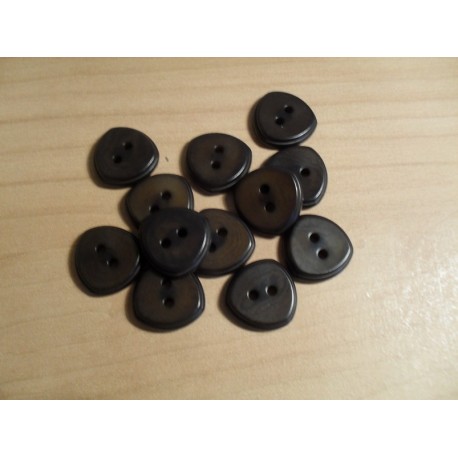 Gomb 1,5x1,5x1,5 cm sötétbarna