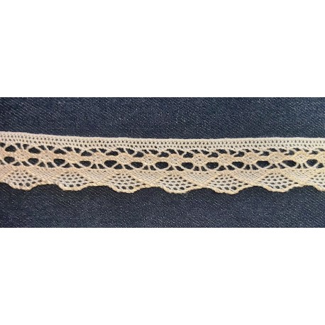 Pamutcsipke 2,8 cm törtfehér hullámos szélcsipke