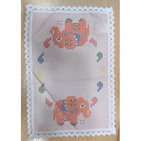 Előfestett csipkés szögletes terítő 22x31 cm elefánt rózsaszín