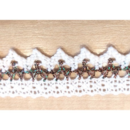 Pamutcsipke 2,5 cm fehér/opálosbarna cikkcakkos szélcsipke