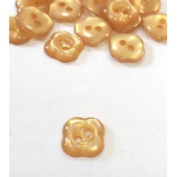 Gomb 1,3 cm virág borostyán gyöngyházfényű
