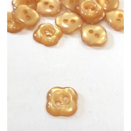 Gomb 1,3 cm virág borostyán gyöngyházfényű