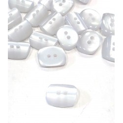 Gomb 1,5x1,8 cm áttetsző fehér