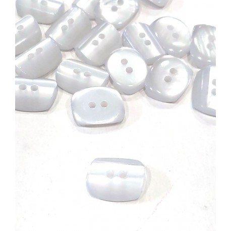 Gomb 1,5x1,8 cm áttetsző fehér