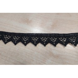 Pamutcsipke 2,5 cm fekete cikkcakkos szélcsipke
