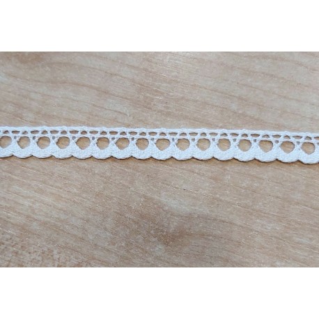 Pamutcsipke 1,2 cm törtfehér hullámos szélcsipke