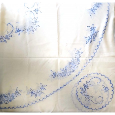 Hímezhető terítő 150x150 cm szegetlen III.