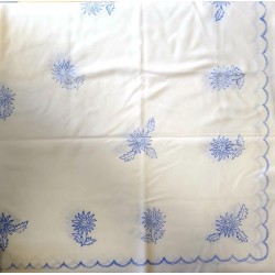 Hímezhető terítő 150x150 cm szegetlen V.