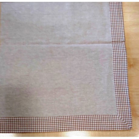 Hímezhető terítő 80x80 cm kockás szegéllyel