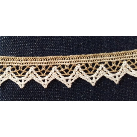 Pamutcsipke 2,5 cm bézs fehér mintás cikkcakkos szélcsipke