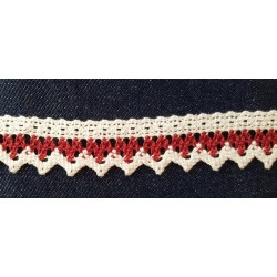 Pamutcsipke 2,5 cm fehér piros mintás cikkcakkos szélcsipke