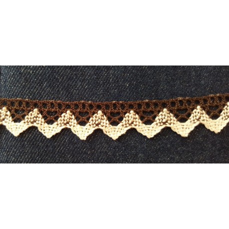Pamutcsipke 2 cm barna krém mintás cikkcakkos szélcsipke