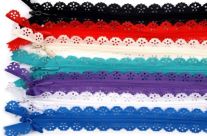 Csipkés cipzár érkezett